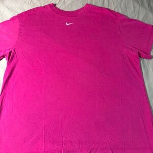 Nike Women's Pink T-Shirt Medium M Magenta Tee Small Swoosh Logo Casual Fit